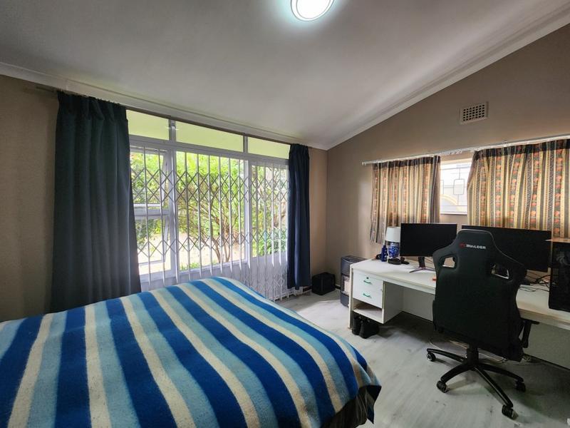 4 Bedroom Property for Sale in Bergzicht Western Cape